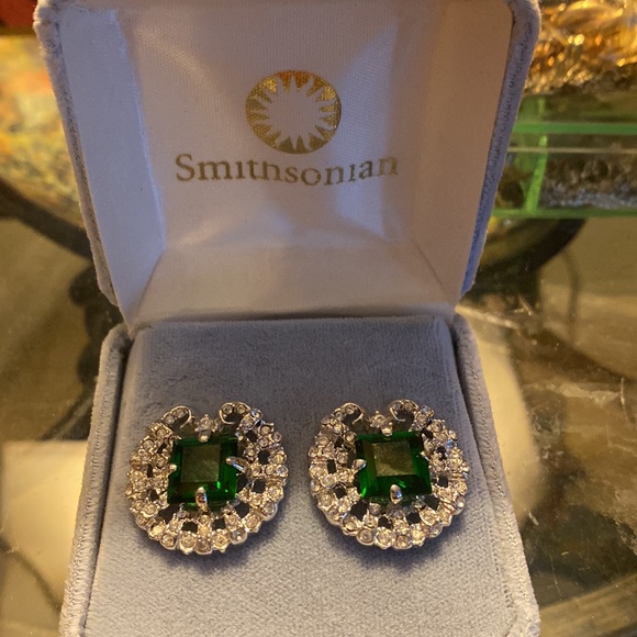 Smithsonian Museum Replica Hooker Emerald Rhinestones Silver Earrings Vintage - Picture 6 of 6